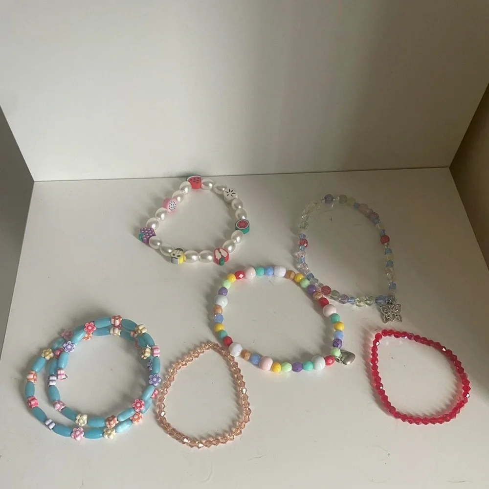 assorted bracelets - Picture 1 of 2
